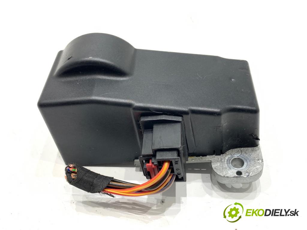 VW PASSAT B7 Kombi 2013 103 kW 2.0 TDI 1968 blokáda volantu 3C0905861J (Riadenie ostatné)