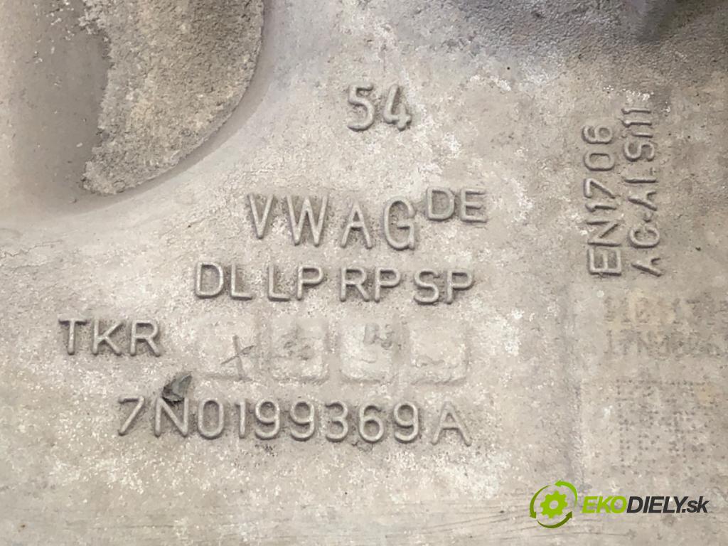 VW PASSAT B7 Kombi 2013 103 kW 2.0 TDI 1968 výztuha pod motor 7N0199369A (Přední výztuha)