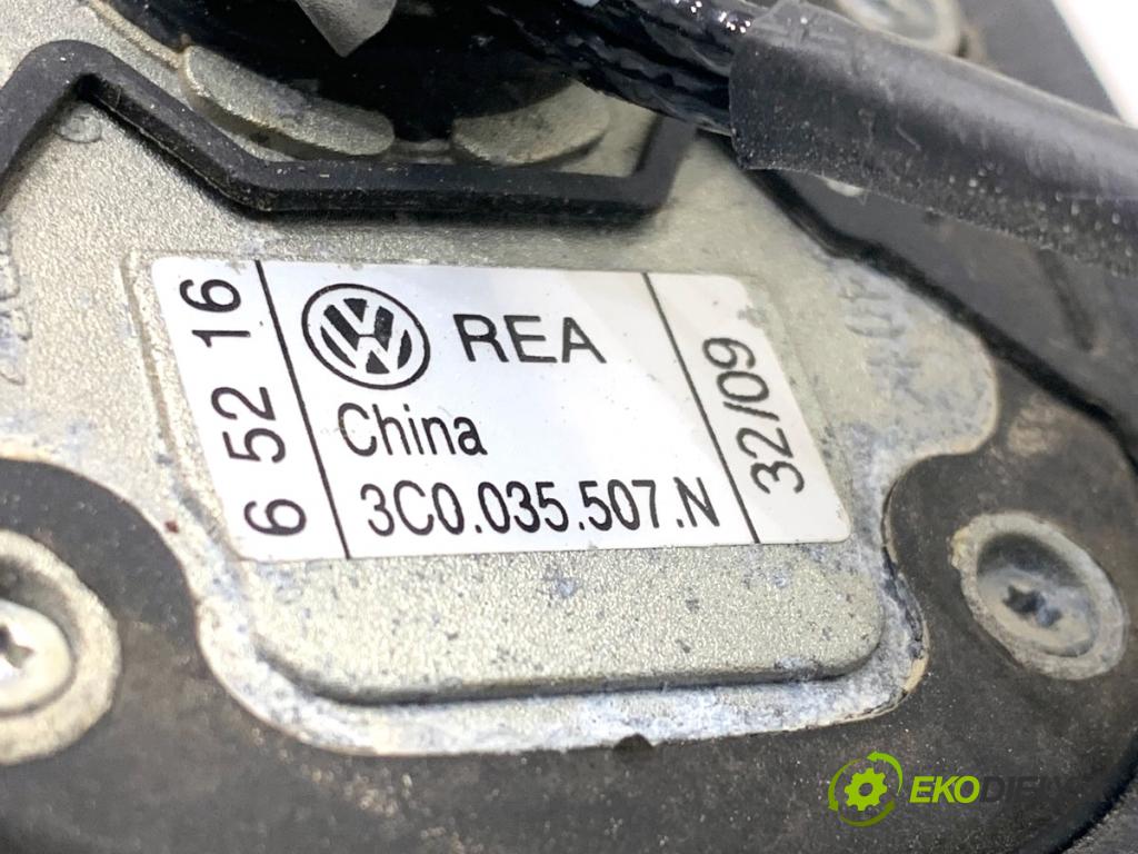 VW PASSAT B7 Kombi 2013 103 kW 2.0 TDI 1968 ANTENA 3C0035507N