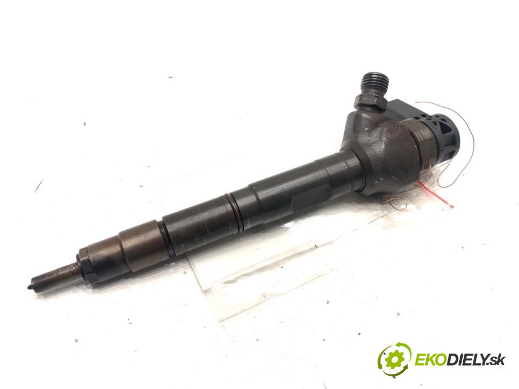 VW PASSAT B7 Kombi 2013 103 kW 2.0 TDI 1968 vstrekovač 0445110369 (Vstrekovač paliva)