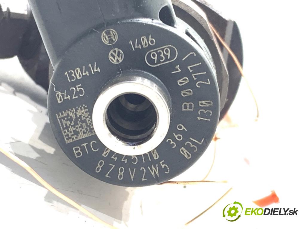 VW PASSAT B7 Kombi 2013 103 kW 2.0 TDI 1968 vstrekovač 0445110369 (Vstrekovač paliva)