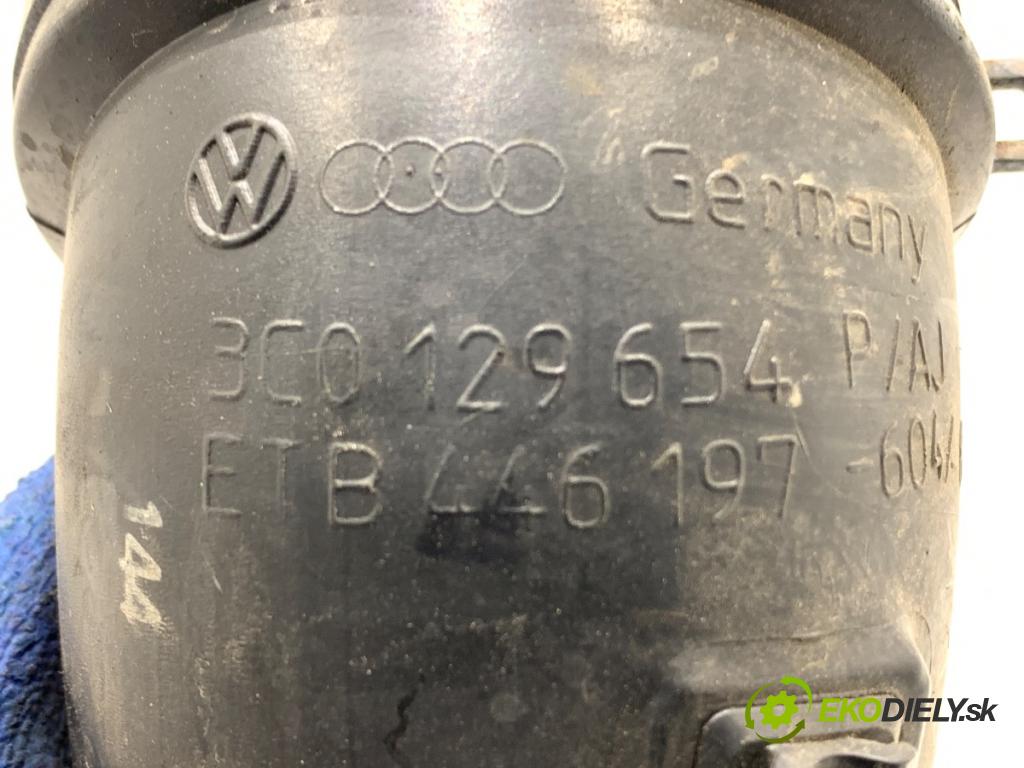 VW PASSAT B7 Kombi 2013 103 kW 2.0 TDI 1968 Rúra vzduchu 3C0129654PA
