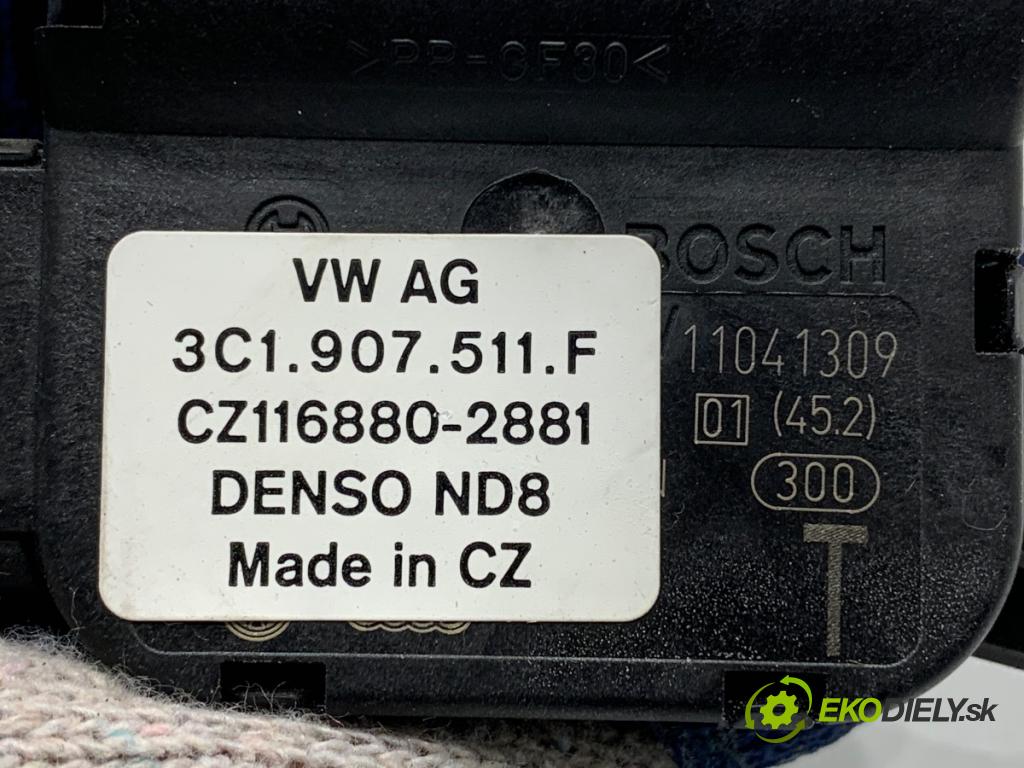VW PASSAT B7 Kombi 2013 103 kW 2.0 TDI 1968 motor topení 3C1907511F