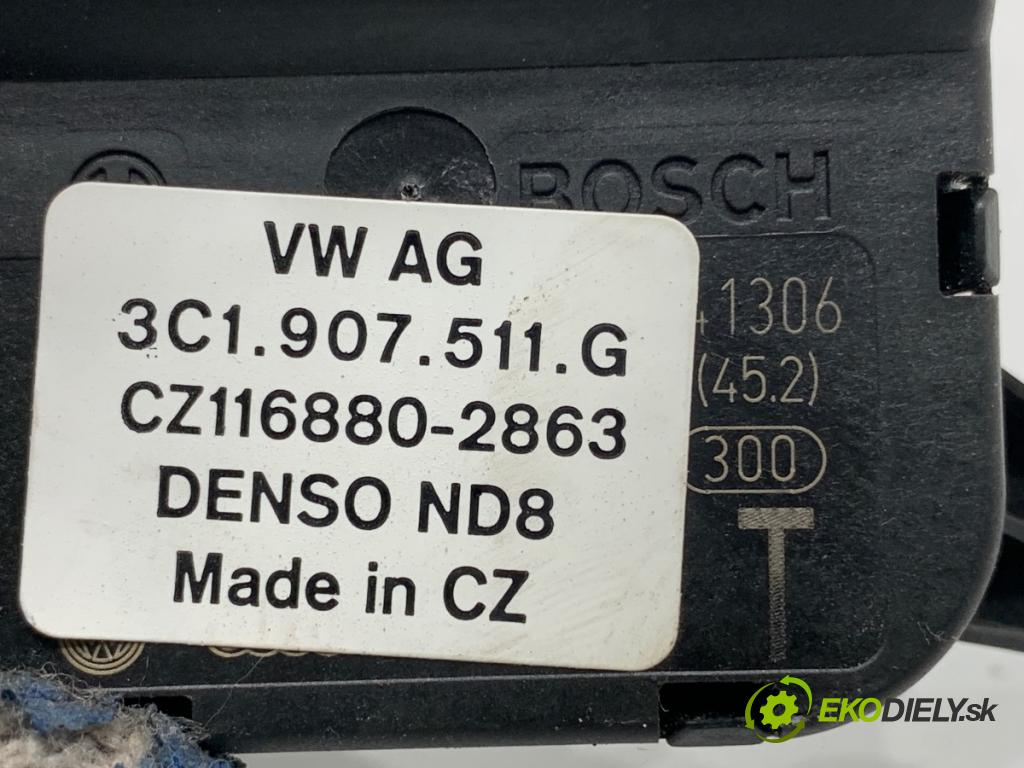 VW PASSAT B7 Kombi 2013 103 kW 2.0 TDI 1968 motor topení 3C1907511G