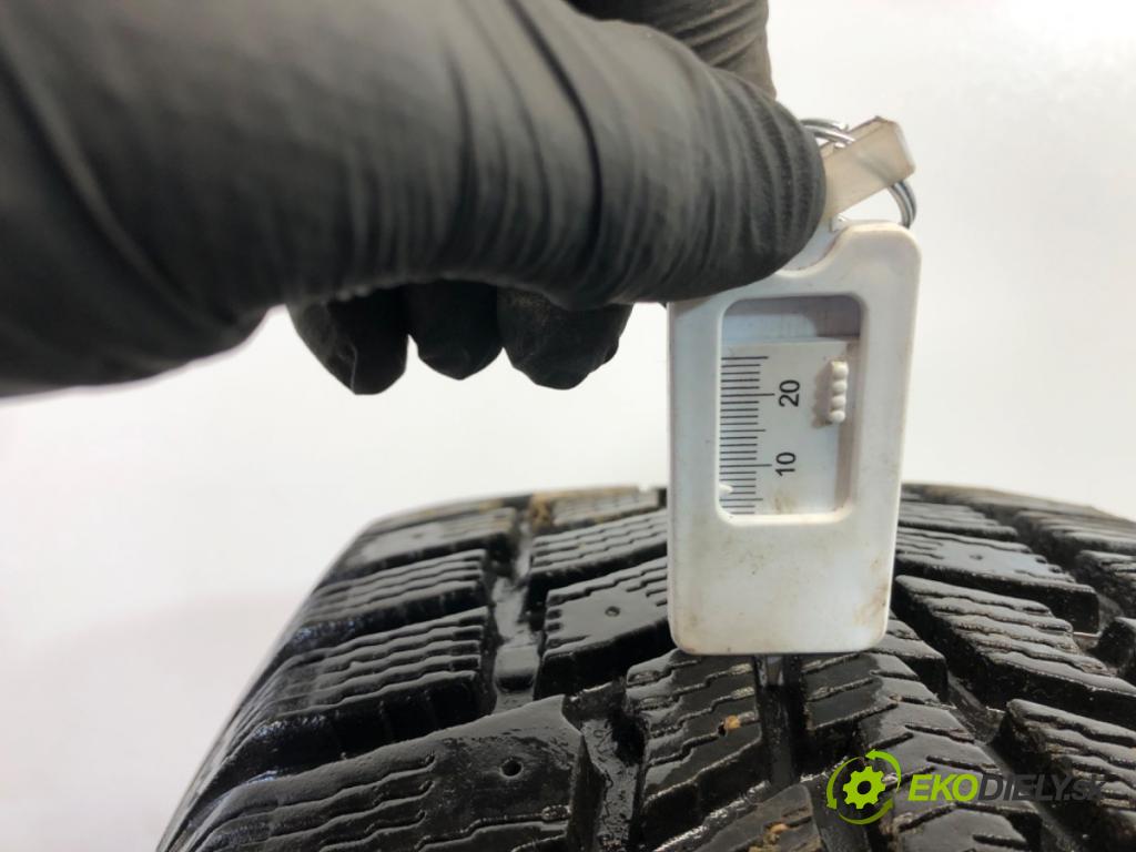 --- ---      PNEUMATIKA: zima 2X 205/55 16"