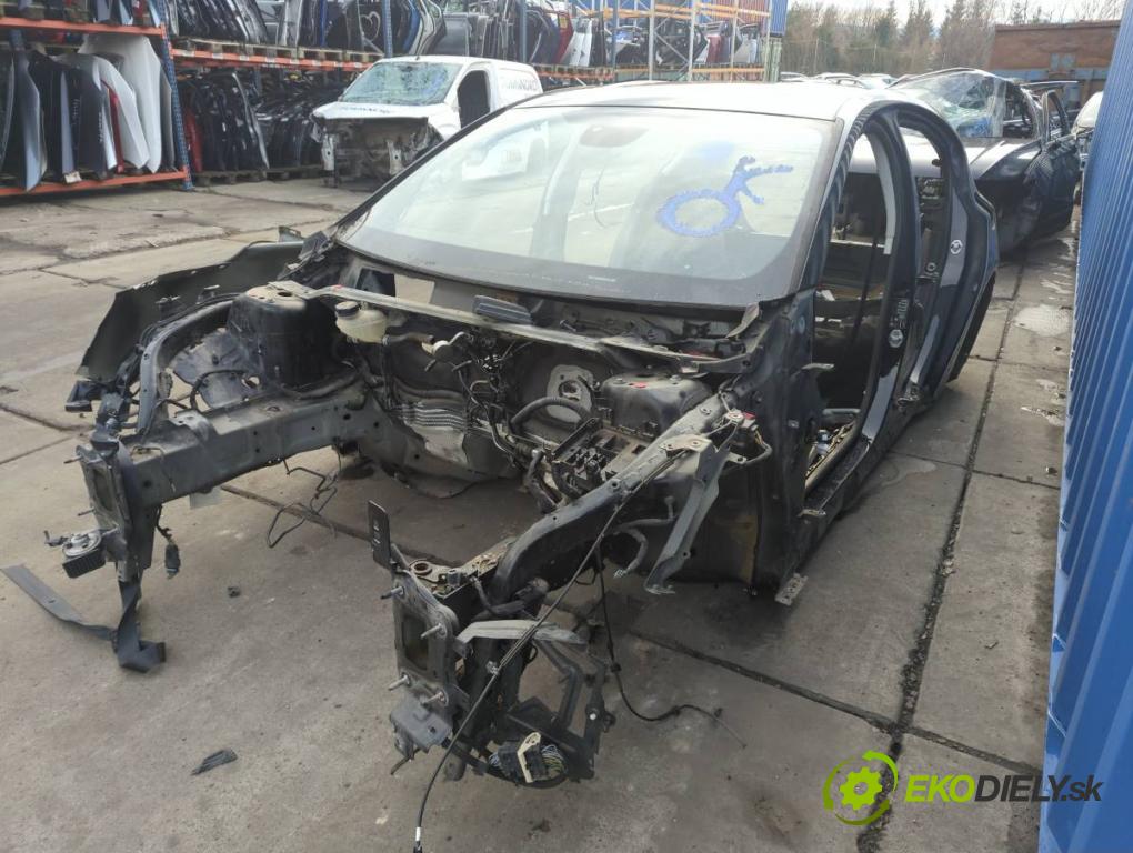 FORD FOCUS IV liftback 2019 88 kW 1.5 EcoBlue 1499 KAROSERIA ČTVRŤÁK blatník zadní část levý pravý práh střecha PODŁUŻNICA levý pravý