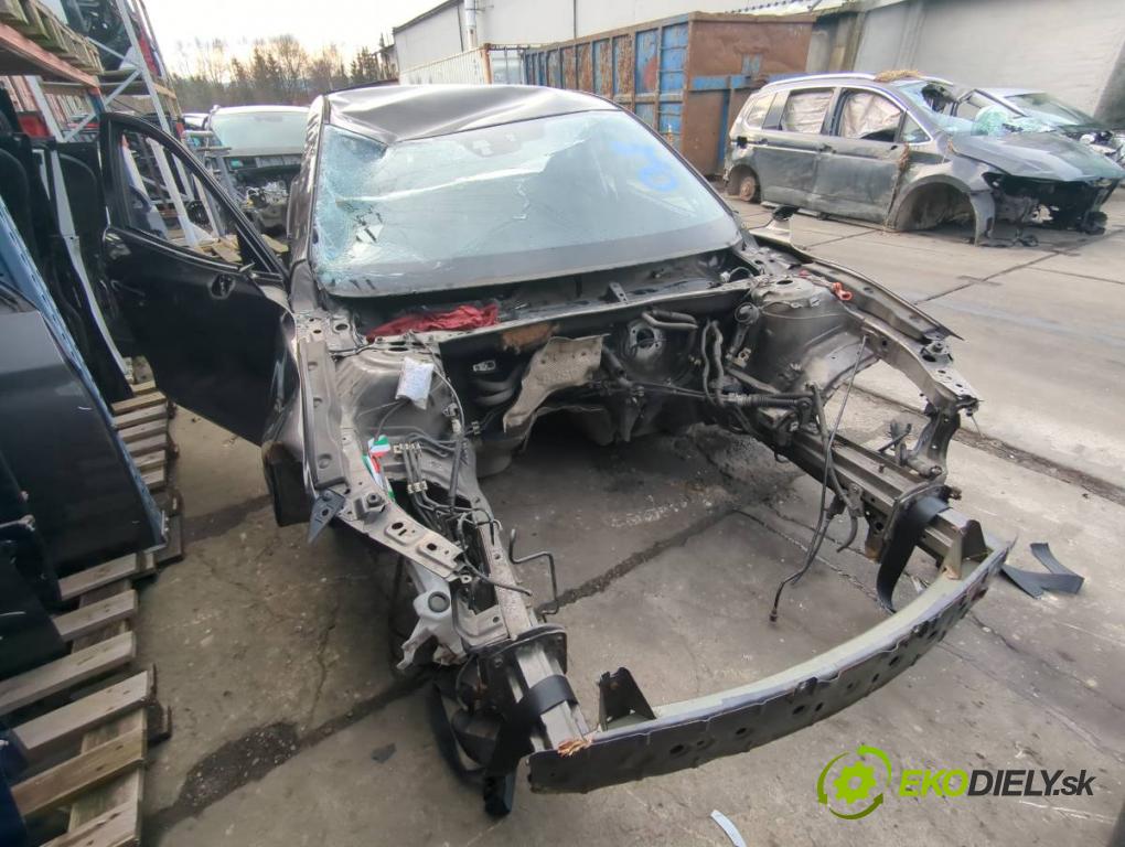 MAZDA 3 BM liftback 2016 88 kW 2.0 1998 KAROSERIA ČTVRŤÁK blatník zadní část levý pravý práh střecha PODŁUŻNICA levý pravý