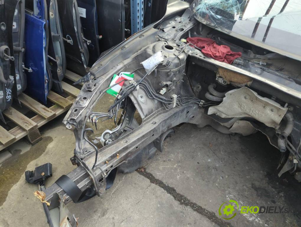 MAZDA 3 BM liftback 2016 88 kW 2.0 1998 KAROSERIA ČTVRŤÁK blatník zadní část levý pravý práh střecha PODŁUŻNICA levý pravý