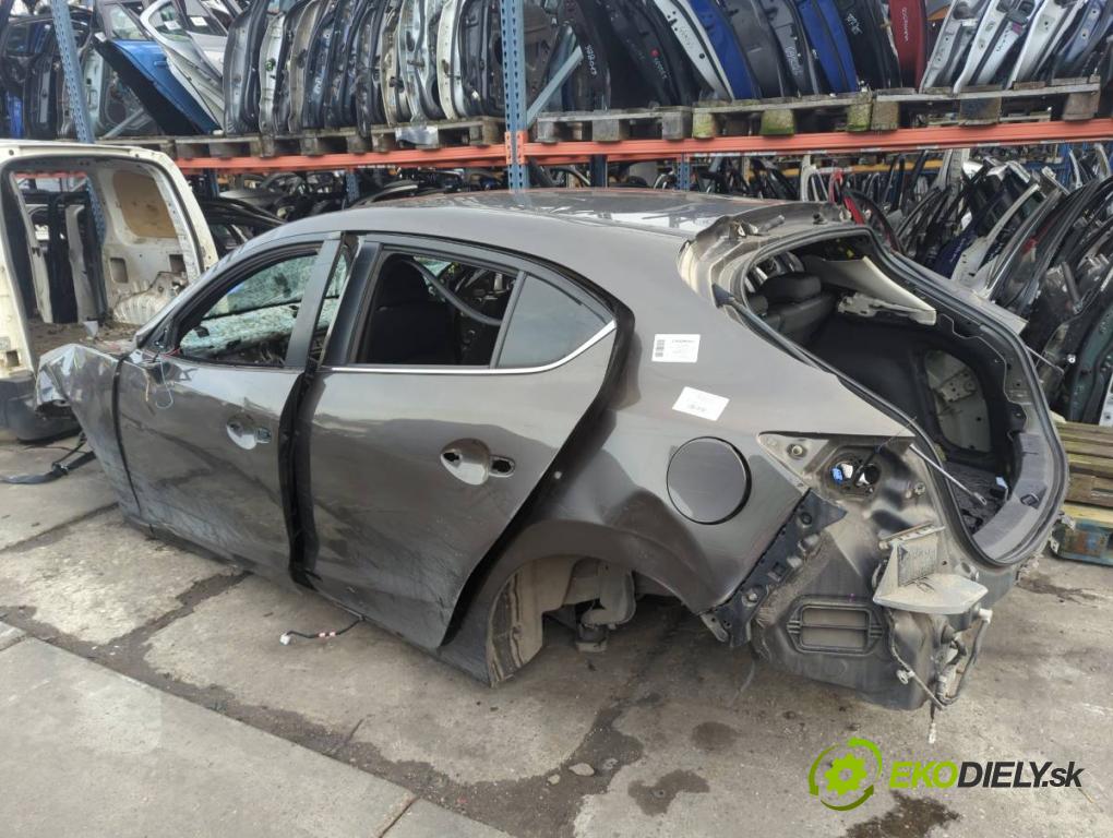 MAZDA 3 BM liftback 2016 88 kW 2.0 1998 KAROSERIA ČTVRŤÁK blatník zadní část levý pravý práh střecha PODŁUŻNICA levý pravý