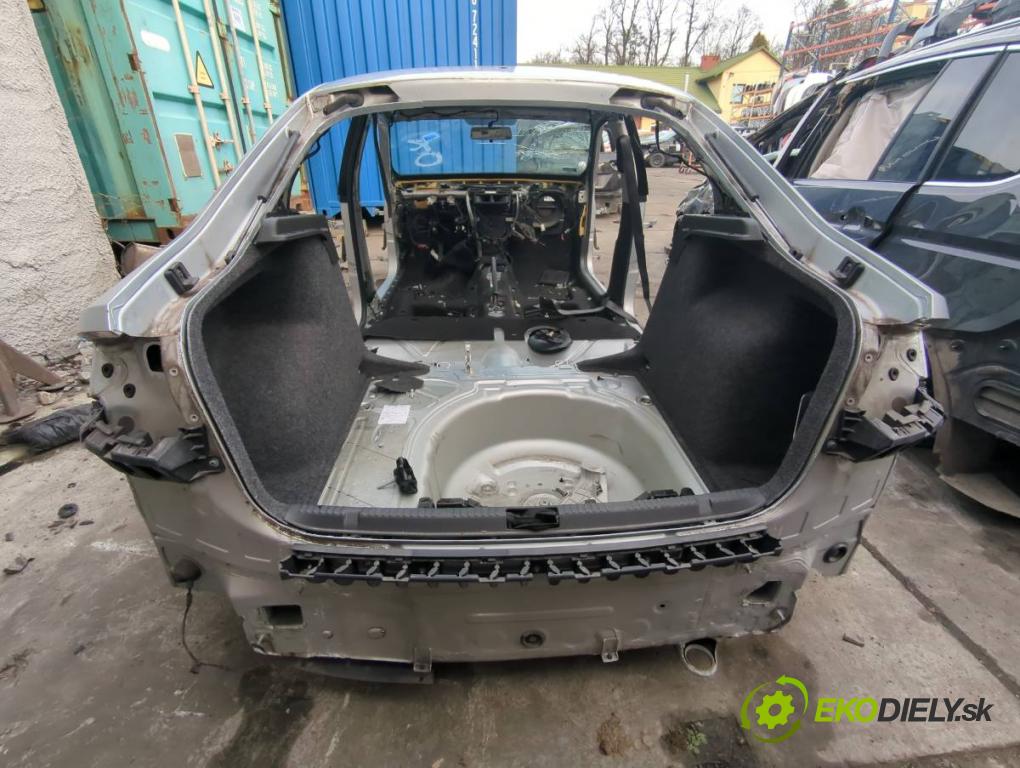 SEAT TOLEDO IV liftback 2016 66 kW 1.2 TSI 1197 KAROSERIA ČTVRŤÁK blatník zadní část levý pravý práh střecha PODŁUŻNICA levý pravý