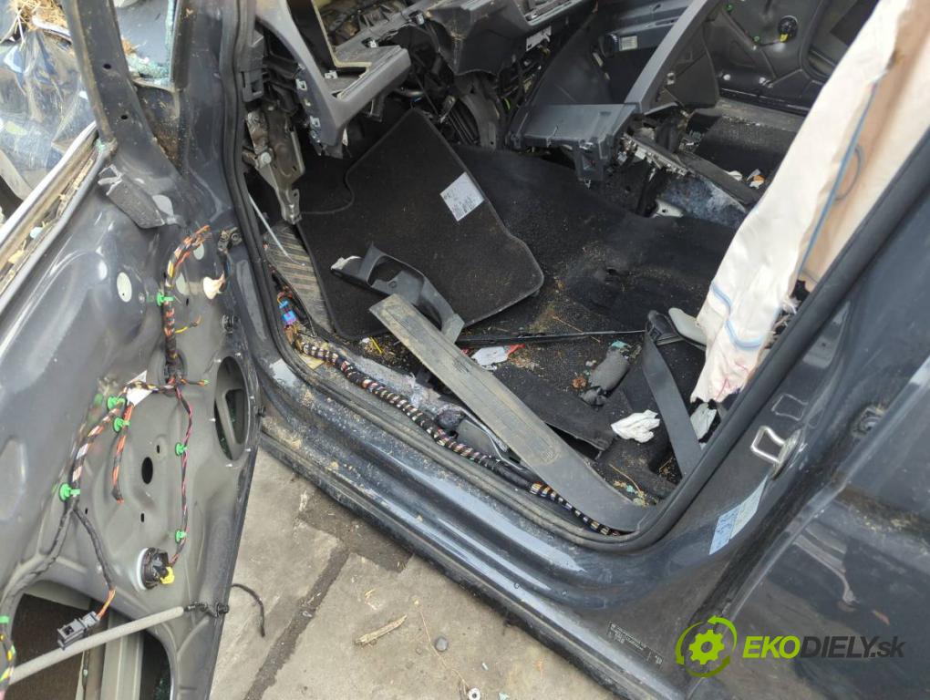 VW TOURAN nadwozie wielkoprzestrzenne (MPV) 2017 132 kW 1.8 TSI 1798 KAROSERIA ČTVRŤÁK blatník zadní část levý pravý práh střecha PODŁUŻNICA levý pravý
