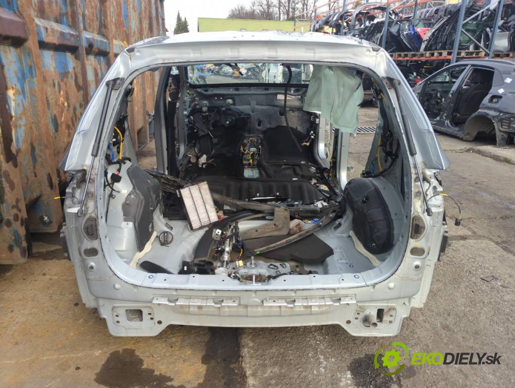 KIA SPORTAGE IV SUV 2020 97 kW 1.6 GDI 1591 KAROSERIA ČTVRŤÁK blatník zadní část levý pravý práh střecha PODŁUŻNICA levý pravý