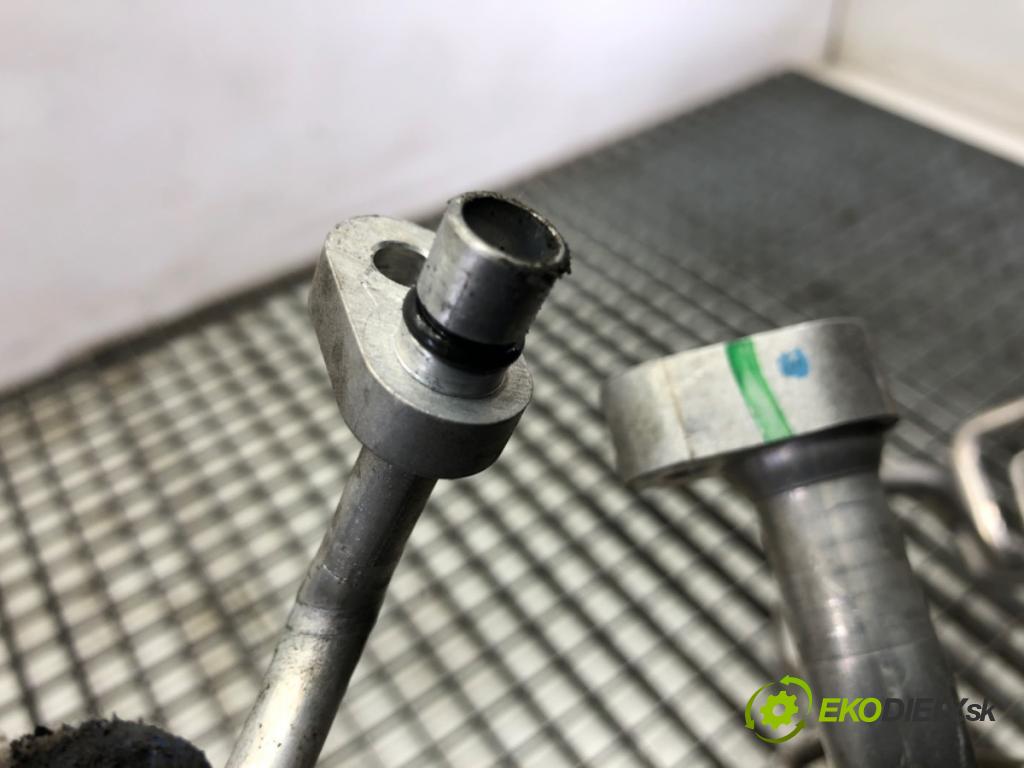 NISSAN QASHQAI J11 SUV 2015 85 kW 1.2 DIG-T 1197 rúrka klimatizace 92446-4EB0A (Trubka klimatizace)