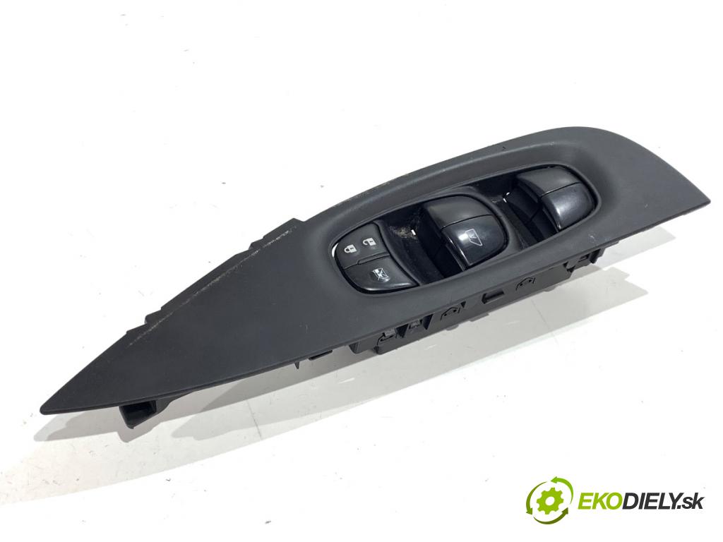 NISSAN QASHQAI J11 SUV 2015 85 kW 1.2 DIG-T 1197 Prepínač okien  (Prepínacie páčky pod volantom)