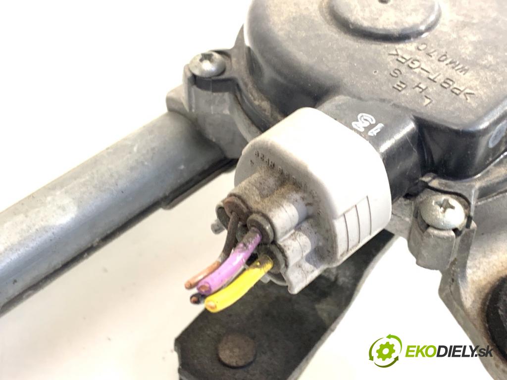 NISSAN QASHQAI J11 SUV 2015 85 kW 1.2 DIG-T 1197 Mechanizmus stieračov predný  (Motorček stieračov predný)