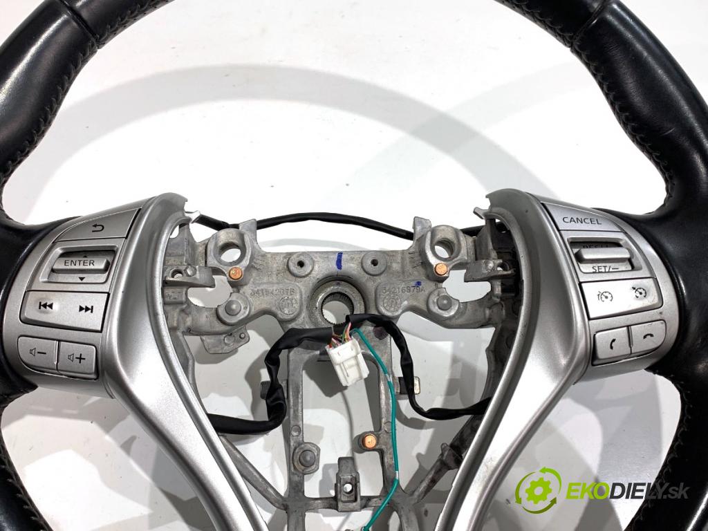 NISSAN QASHQAI J11 SUV 2015 85 kW 1.2 DIG-T 1197 Volant  (Volant)