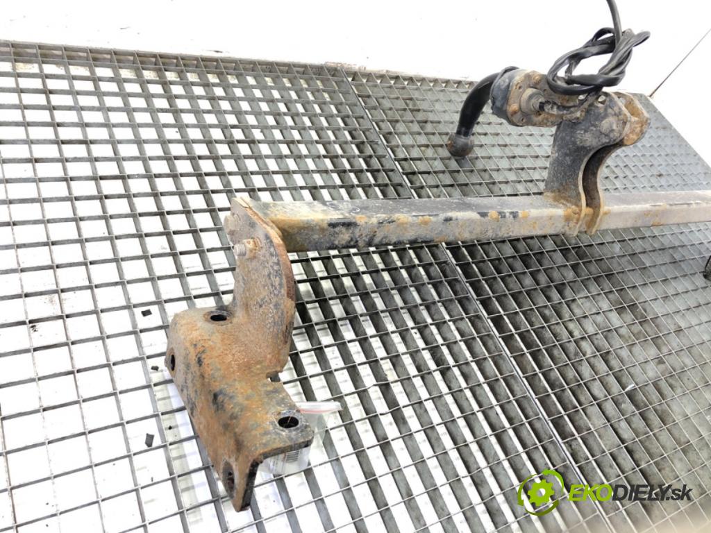 NISSAN QASHQAI J11 SUV 2015 85 kW 1.2 DIG-T 1197 Hák tažné zařízení  (Tažné zařízení)