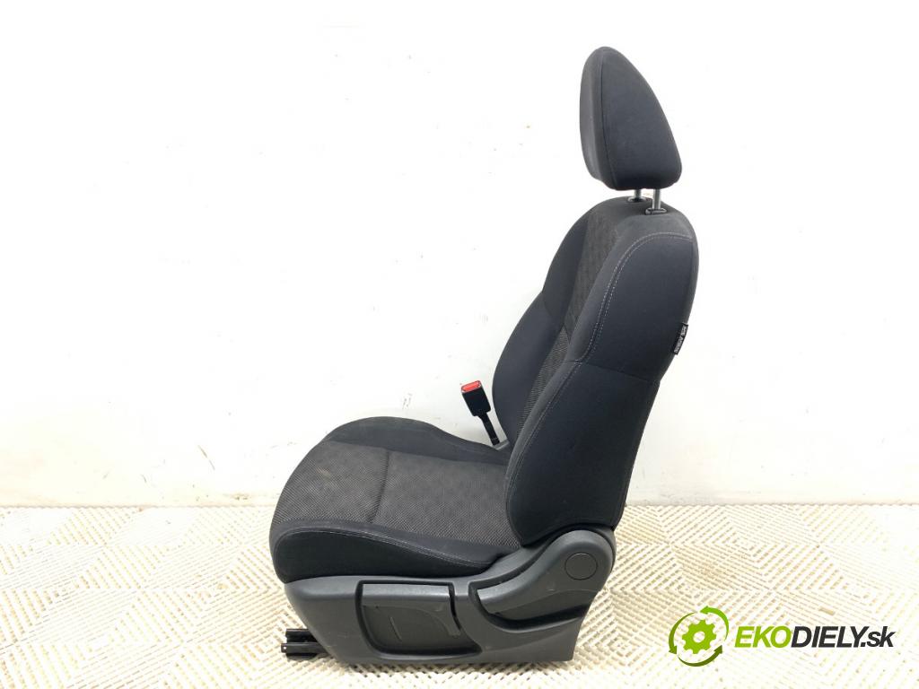 NISSAN QASHQAI J11 SUV 2015 85 kW 1.2 DIG-T 1197 Sedadlo ľavy predný