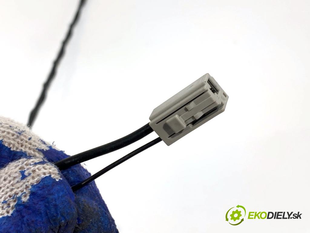 NISSAN QASHQAI J11 SUV 2015 85 kW 1.2 DIG-T 1197 ANTENA