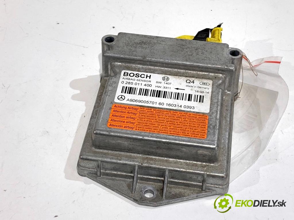 VW CARFTER 30 35 Autobus 2016 100 kW 2.0 TDI 1968 senzor airbag 0285011400 (Snímač)