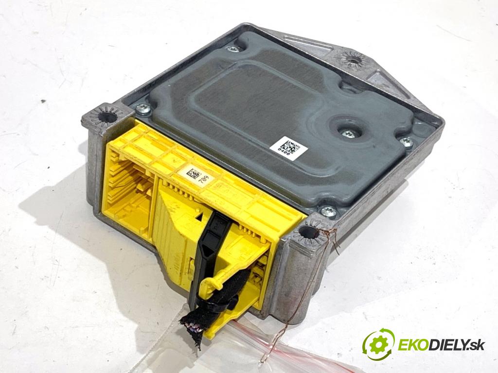 VW CARFTER 30 35 Autobus 2016 100 kW 2.0 TDI 1968 senzor airbag 0285011400 (Snímač)