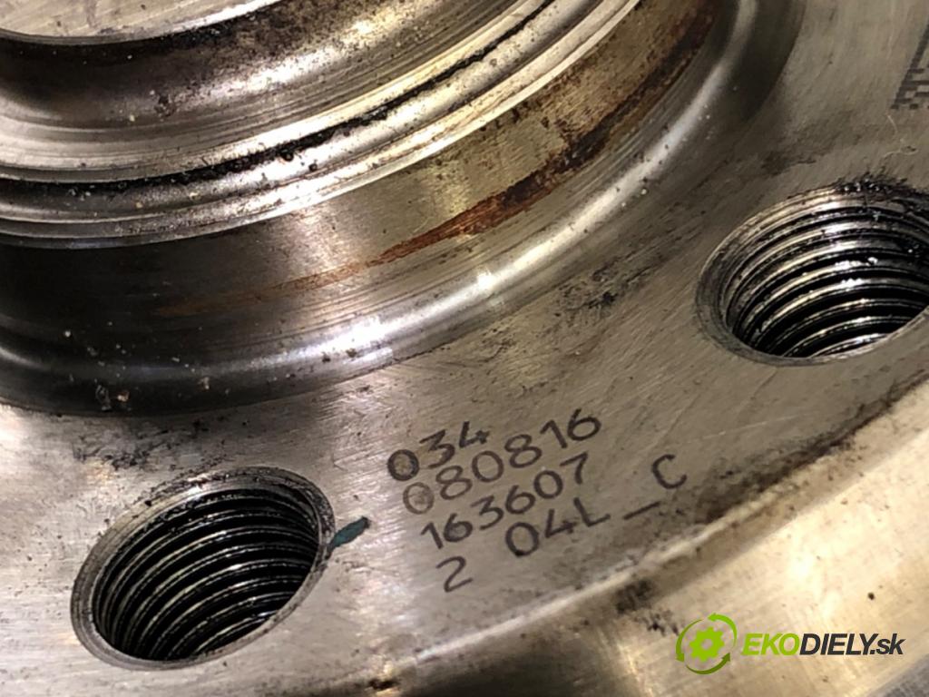 VW PASSAT B8 Kombi 2016 140 kW 2.0 TDI 1968 Kardaň, hriadeľ KLIKA:  (Blok motora ostatné)