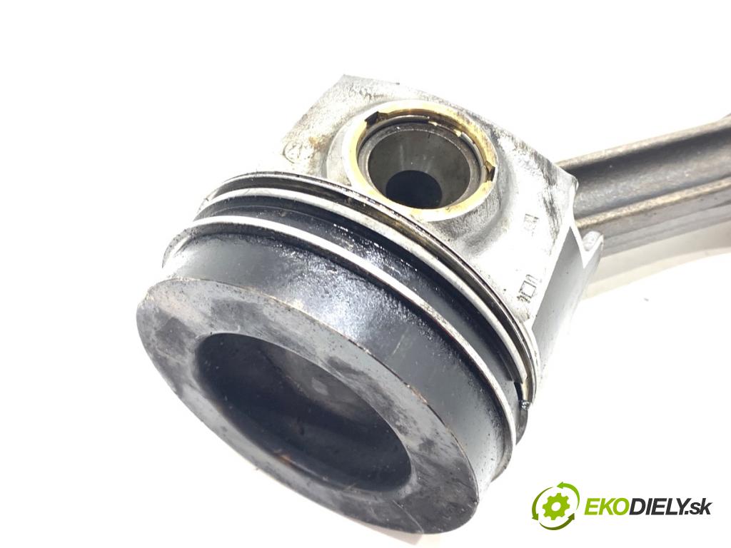 VW PASSAT B8 Kombi 2016 140 kW 2.0 TDI 1968 PÍST: ojnice 81L155 (Píst)