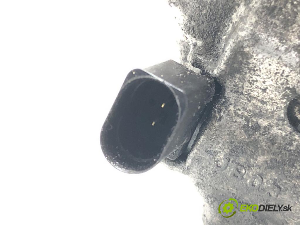 VW PASSAT B8 Kombi 2016 140 kW 2.0 TDI 1968 kompresor klimatizace 5Q0816803 (Kompresor klimatizace)