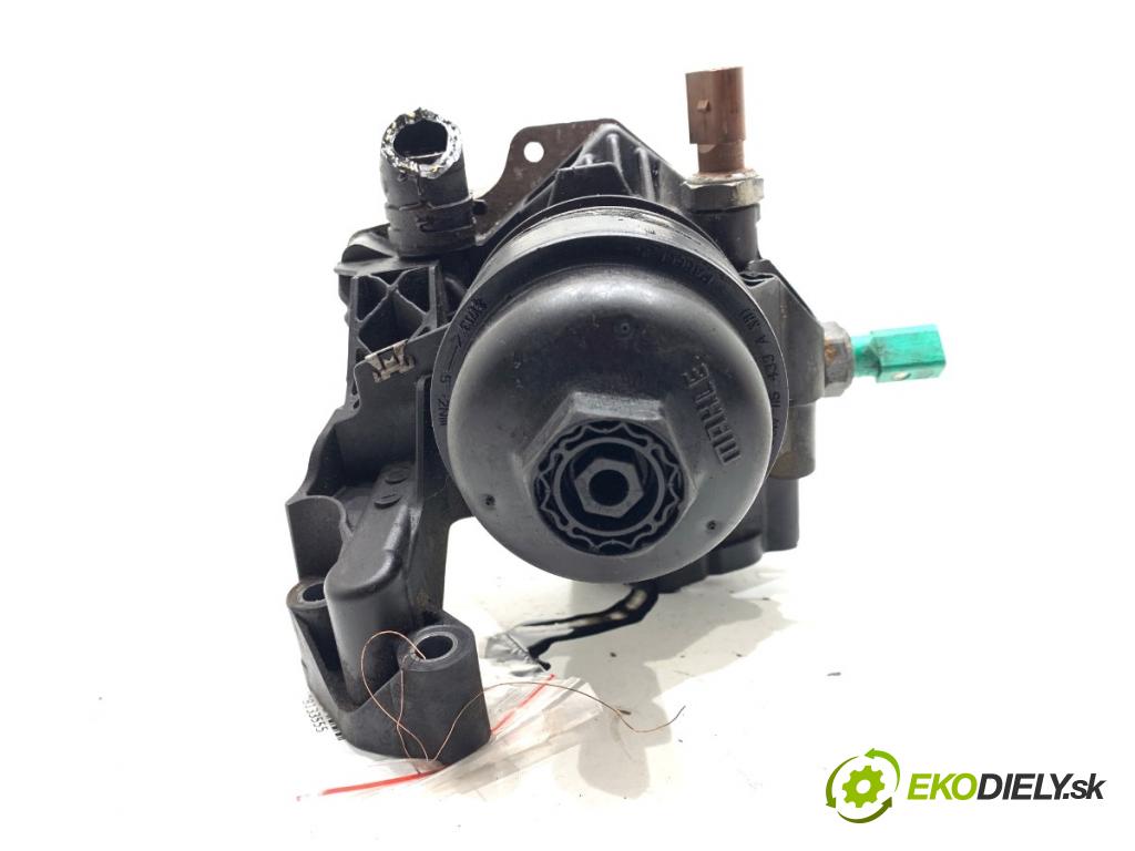 VW PASSAT B8 Kombi 2016 140 kW 2.0 TDI 1968 Obal filtra oleja 03N115389P (Obal olejového filtra)