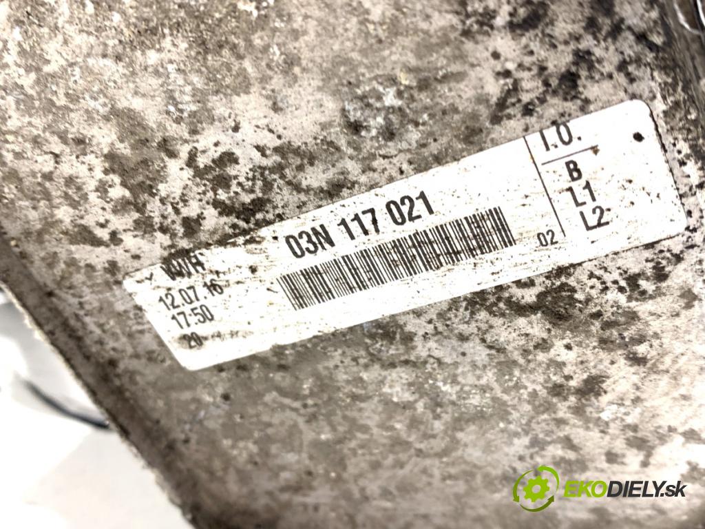 VW PASSAT B8 Kombi 2016 140 kW 2.0 TDI 1968 Obal filtra oleja 03N115389P (Obal olejového filtra)