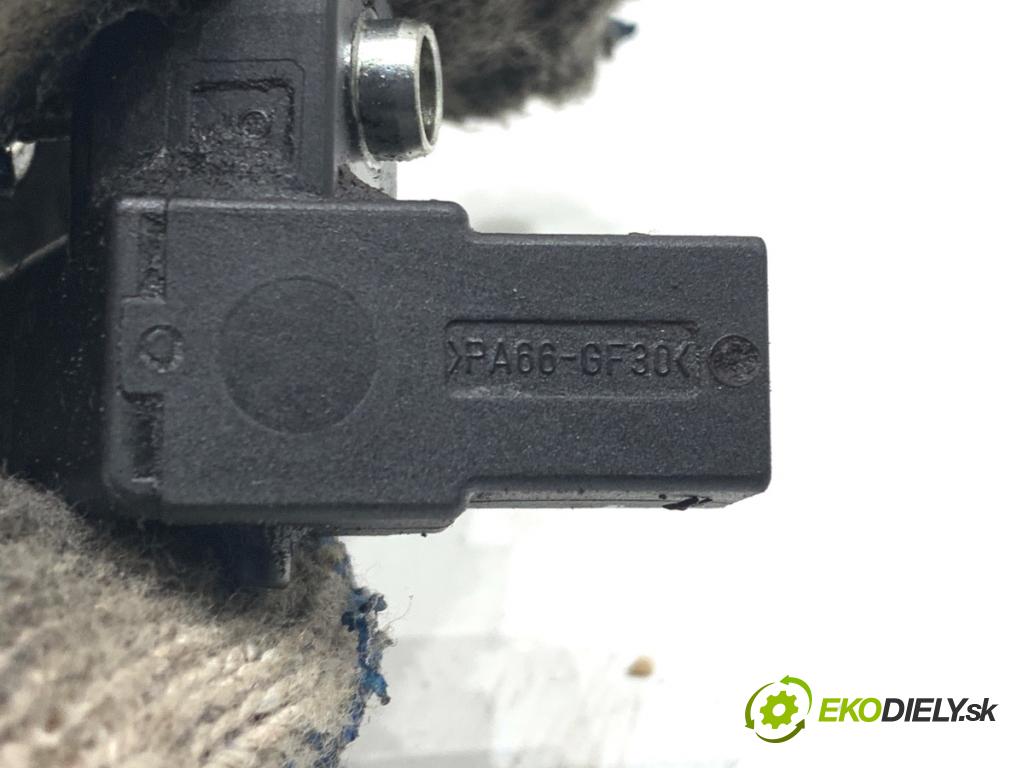 VW PASSAT B8 Kombi 2016 140 kW 2.0 TDI 1968 Snímač pozície hriadeľa kľukového 04L906433B (Snímač polohy kľukového hriadeľa)