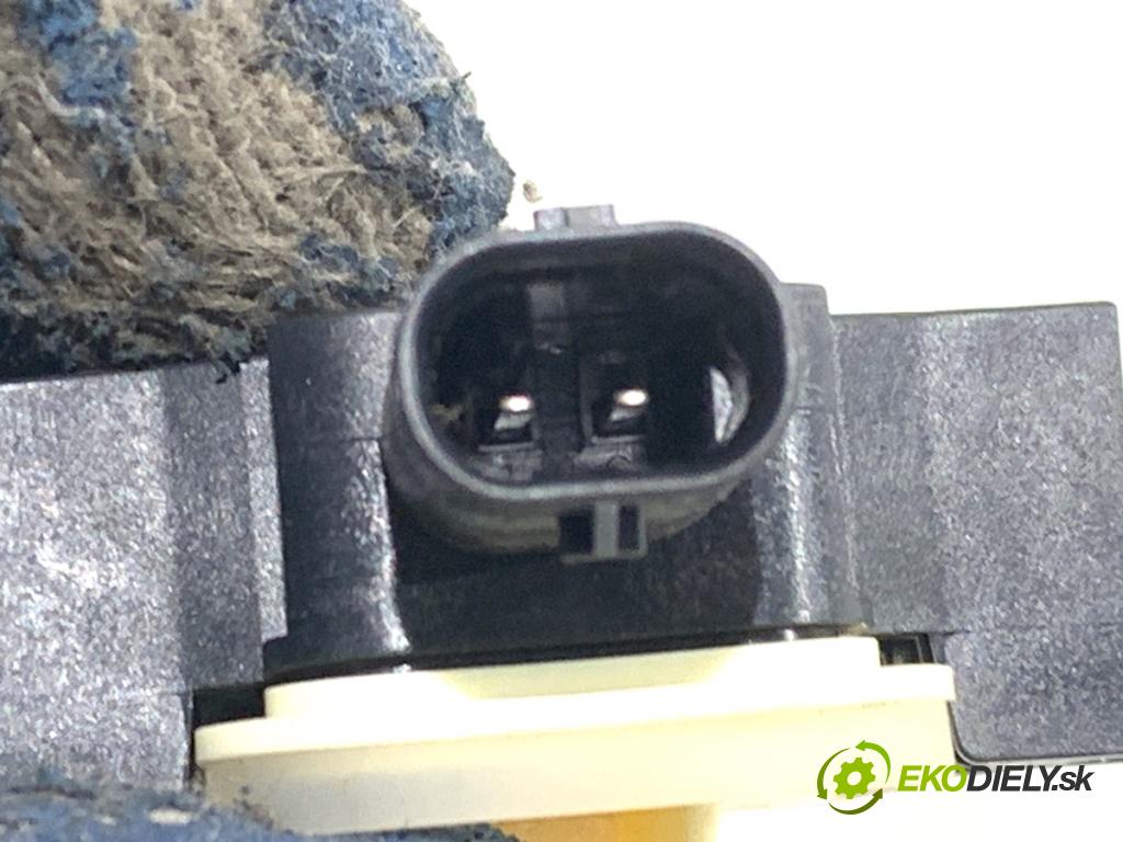 MERCEDES-BENZ GLE SUV 2018 190 kW 350 d 4-matic (166.024) 2987 Snímač nárazu A1668210351 (Snímač nárazu)