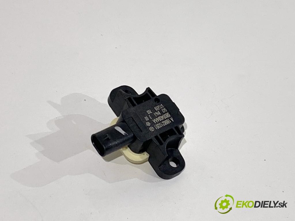 MERCEDES-BENZ GLE SUV 2018 190 kW 350 d 4-matic (166.024) 2987 Snímač nárazu A1668210351 (Snímač nárazu)