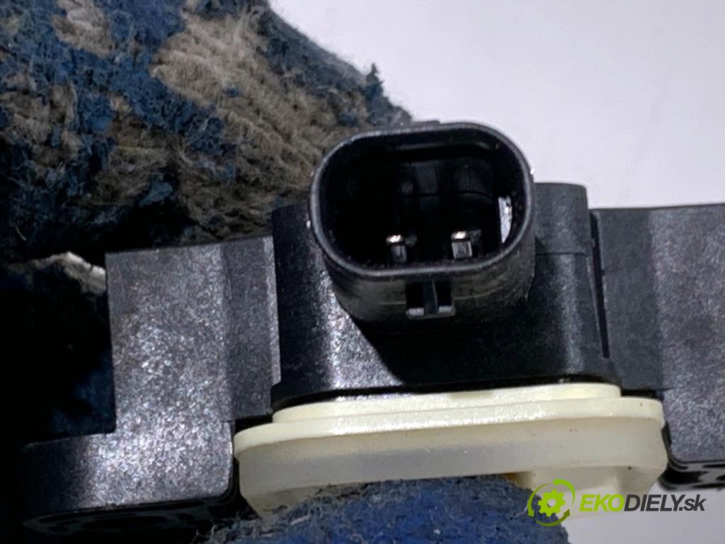 MERCEDES-BENZ GLE SUV 2018 190 kW 350 d 4-matic (166.024) 2987 Snímač nárazu A1668210351 (Snímač nárazu)