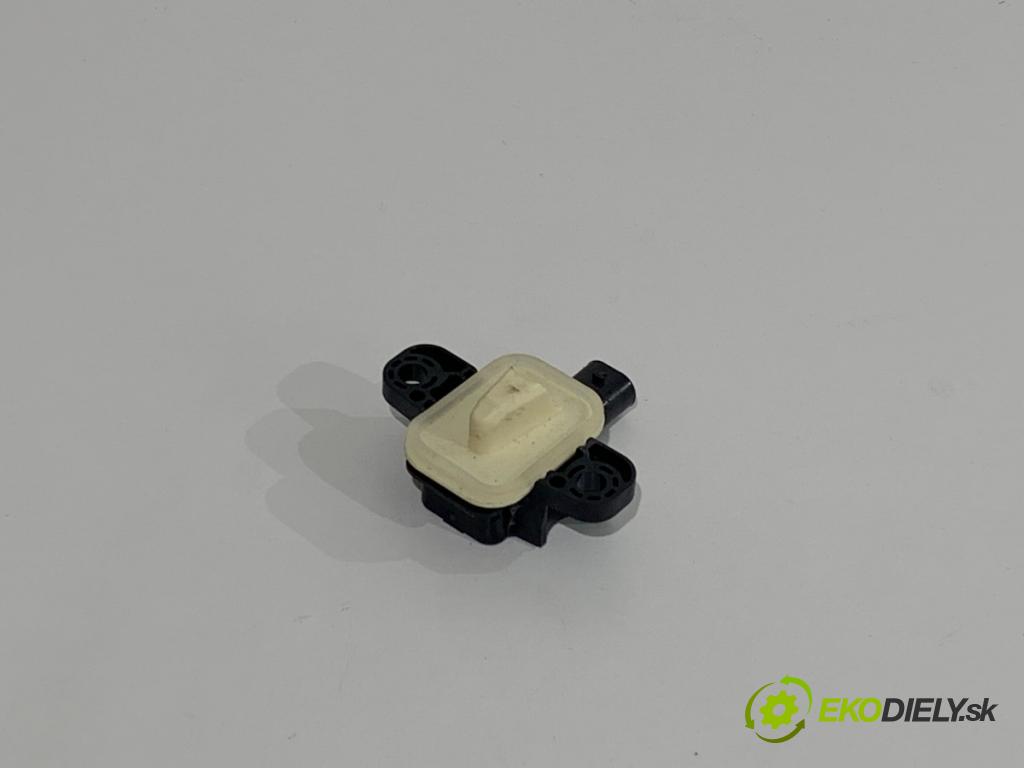 MERCEDES-BENZ GLE SUV 2018 190 kW 350 d 4-matic (166.024) 2987 Snímač nárazu 1668210351 (Snímač nárazu)