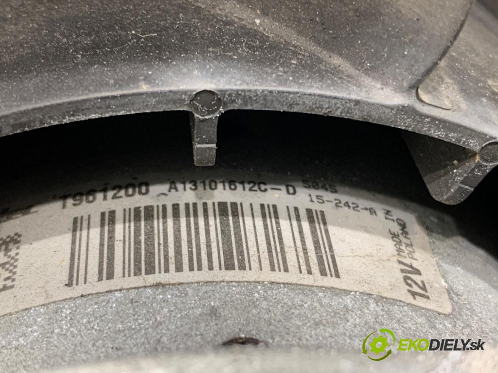 FORD FIESTA MK7 liftback 2015 70 kW 1.5 TDCi 1499 Ventilátor chladiča T961200 (Ventilátor)