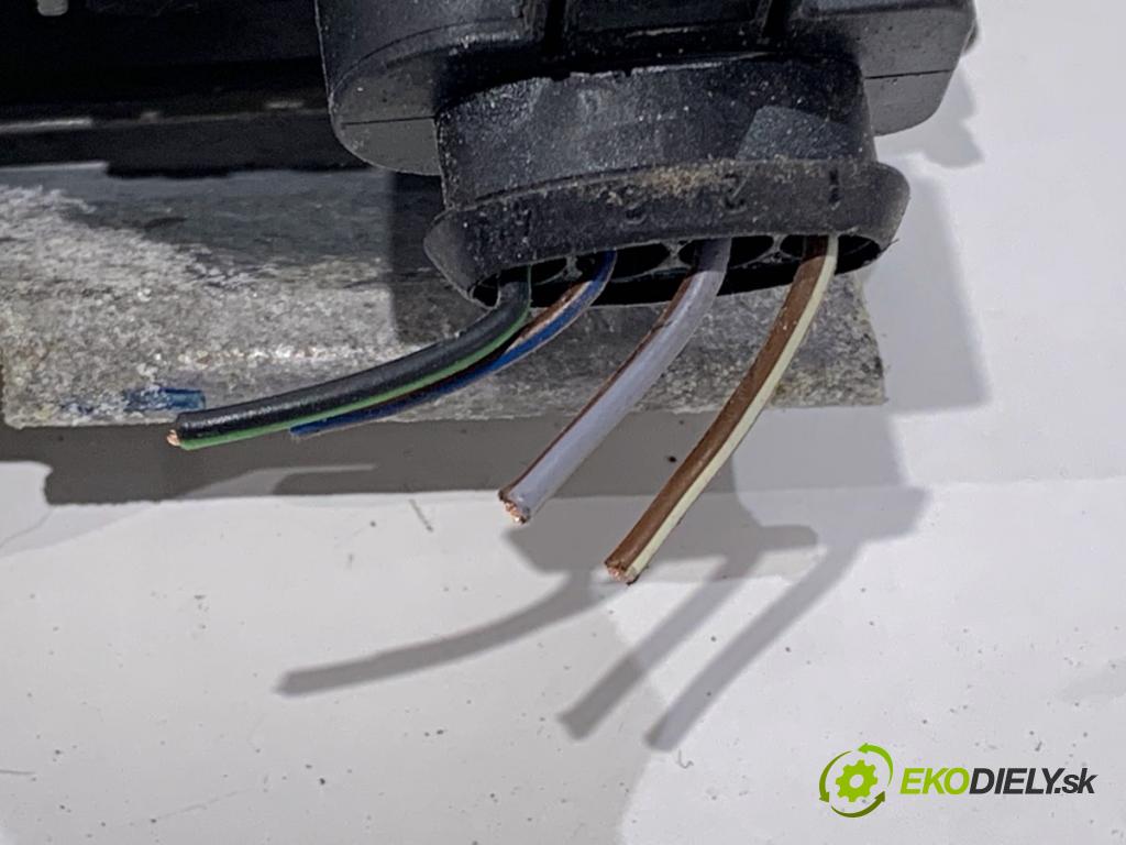 FORD FIESTA MK7 liftback 2015 70 kW 1.5 TDCi 1499 Mechanizmus stieračov predný 3397021586 (Motorček stieračov predný)