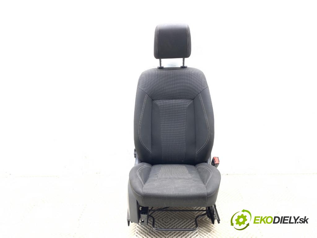 FORD FIESTA MK7 liftback 2015 70 kW 1.5 TDCi 1499 Sedadlo pravy predný 