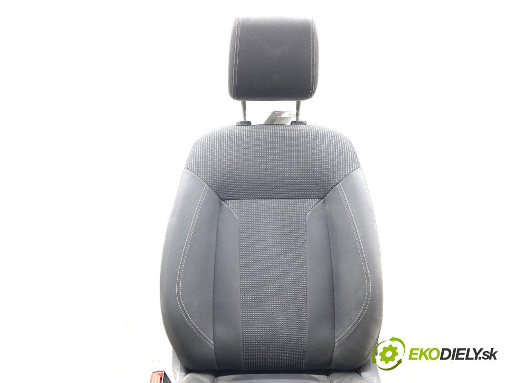 FORD FIESTA MK7 liftback 2015 70 kW 1.5 TDCi 1499 Sedadlo ľavy predný