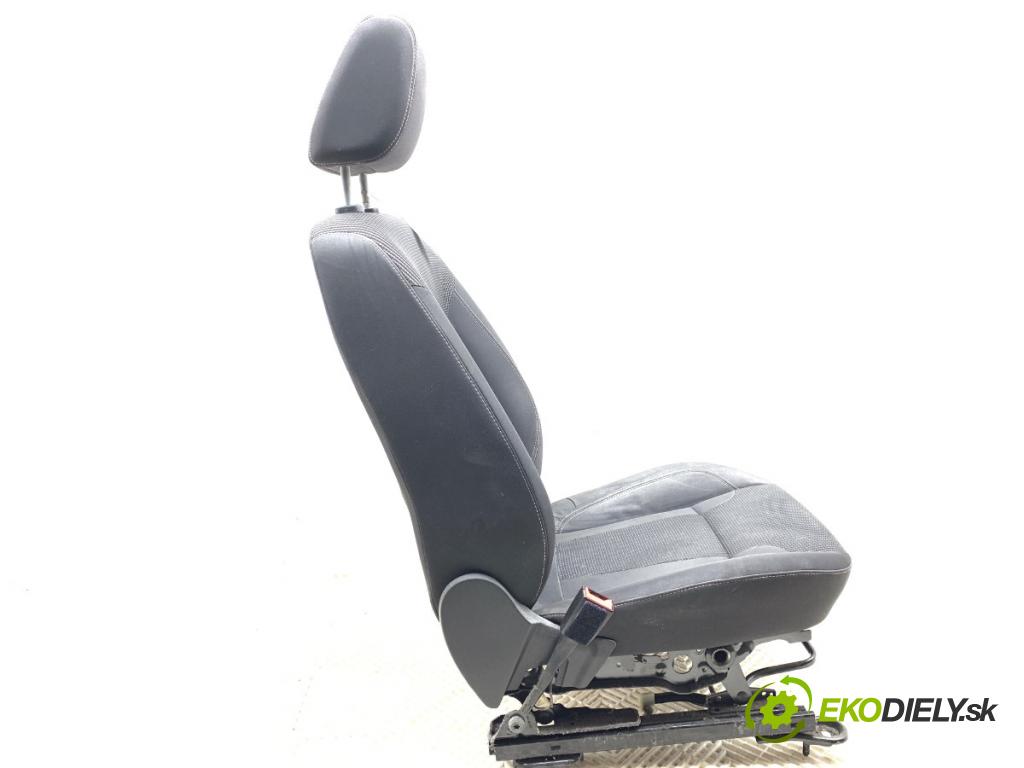 FORD FIESTA MK7 liftback 2015 70 kW 1.5 TDCi 1499 Sedadlo ľavy predný