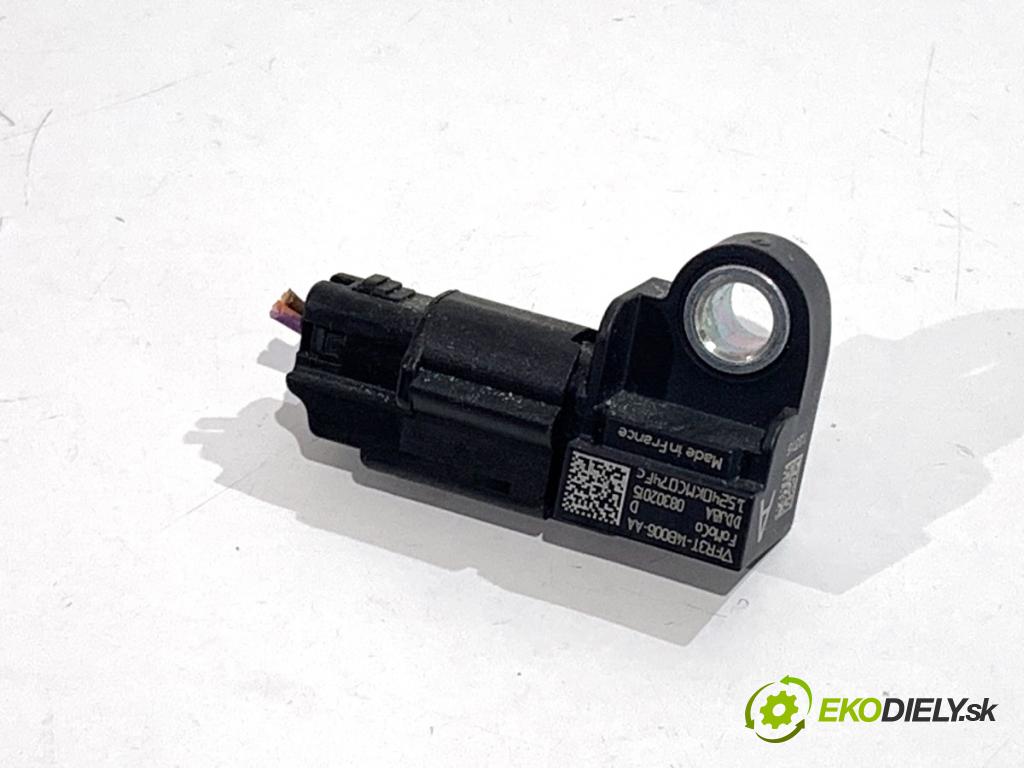 FORD FIESTA MK7 liftback 2015 70 kW 1.5 TDCi 1499 Snímač nárazu FR3T-148006-AA (Snímač nárazu)