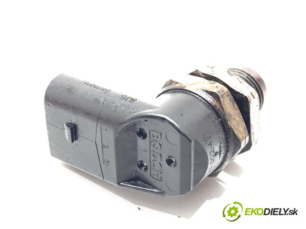 BMW E61 Kombi 2007 130 kW 525 d 2497 Snímač tlaku paliva 0281002497 (Snímač)