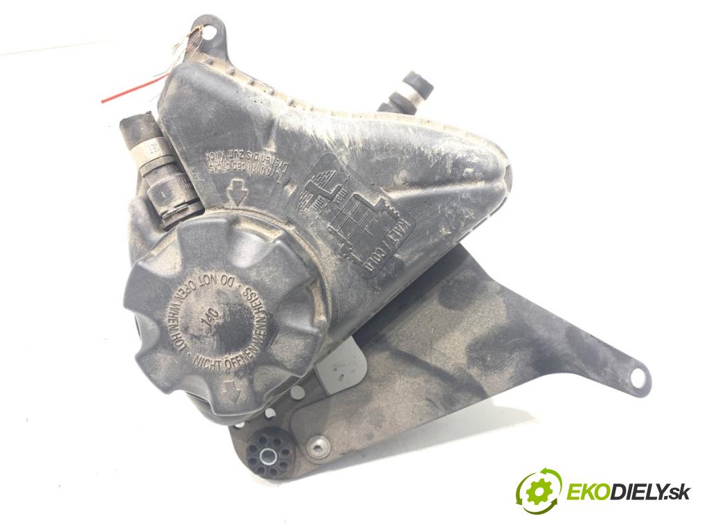 BMW F07 liftback 2013 135 kW 520 d 1995 nádržka vyrovnávací kapaliny chadicího 7601949
