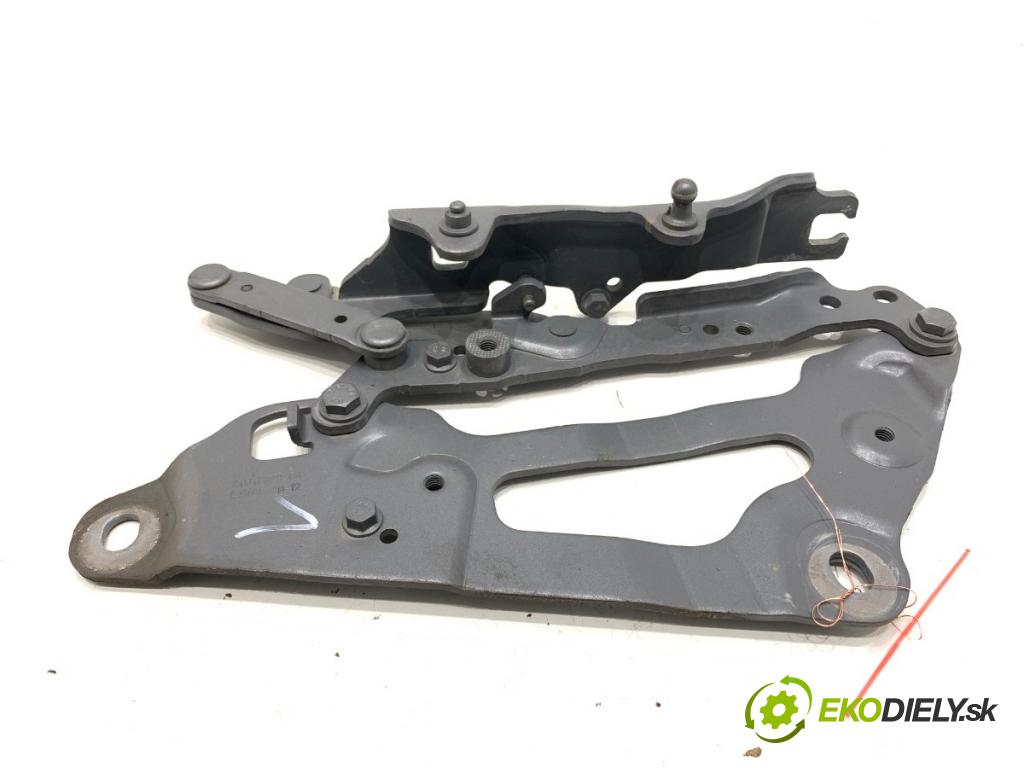 BMW F07 liftback 2013 135 kW 520 d 1995 závěs kapoty levý přední část 7046323