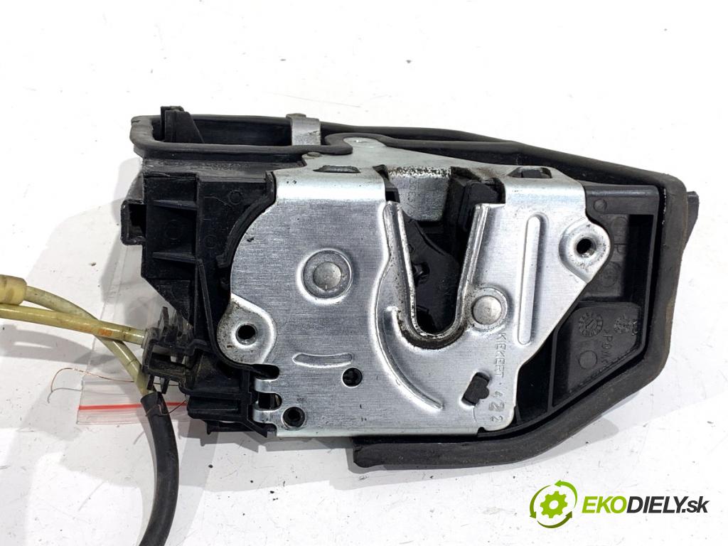 BMW F07 liftback 2013 135 kW 520 d 1995 zámok Dvere pravy predný 7229458