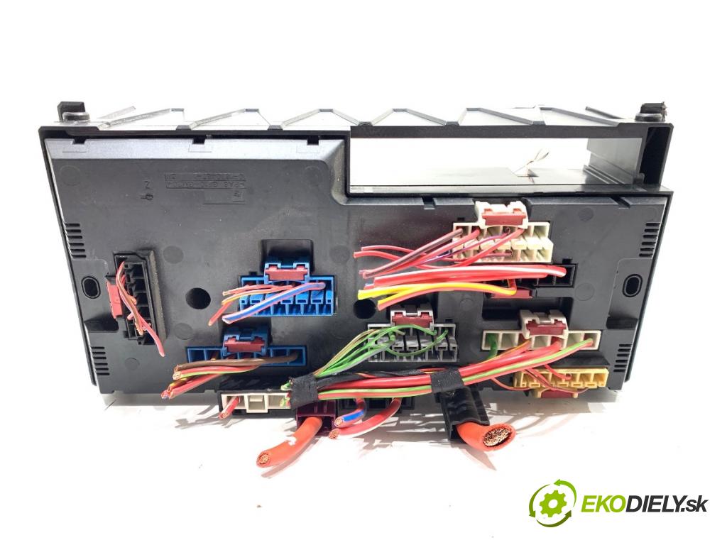 BMW F07 liftback 2013 135 kW 520 d 1995 skříňka poistková 1703344 (Pojistková skříňka)