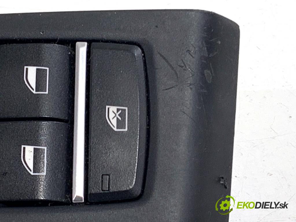 BMW F07 liftback 2013 135 kW 520 d 1995 Prepínač okien 9241955 (Prepínacie páčky pod volantom)