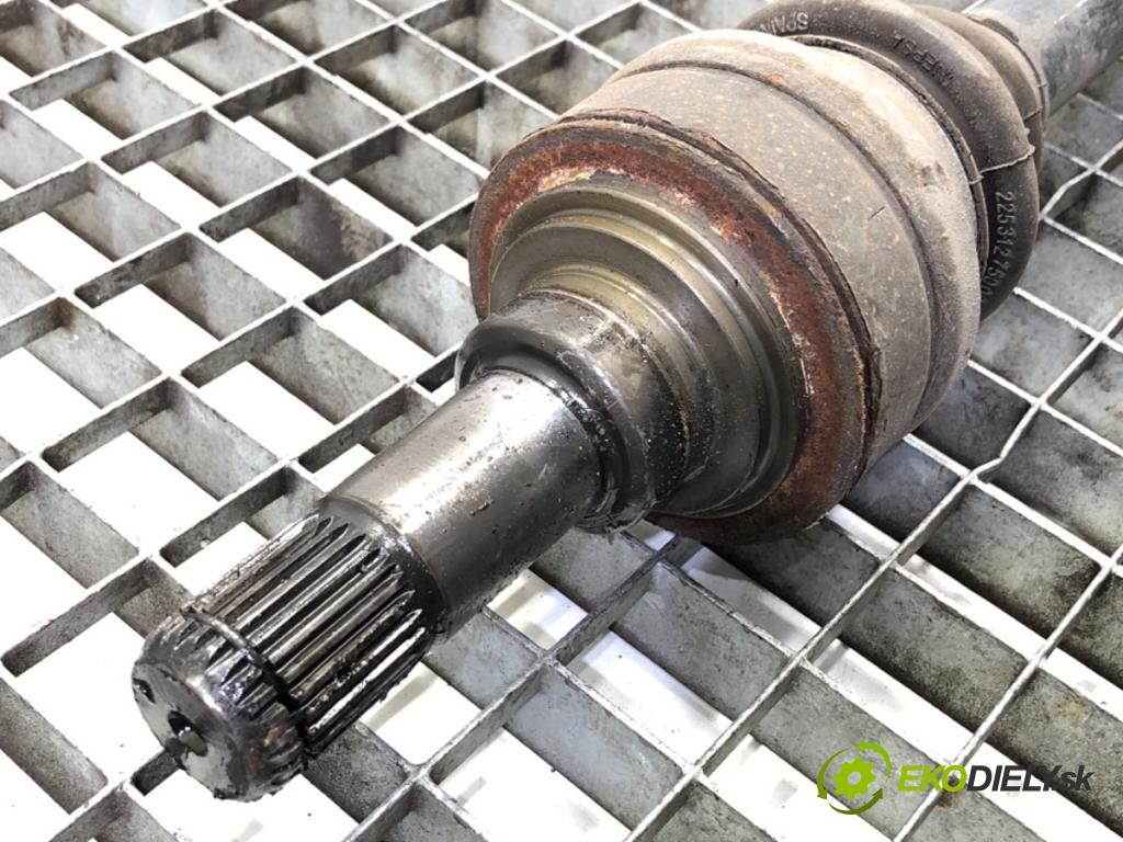 BMW F07 liftback 2013 135 kW 520 d 1995 poloos levý zadní část 7566067