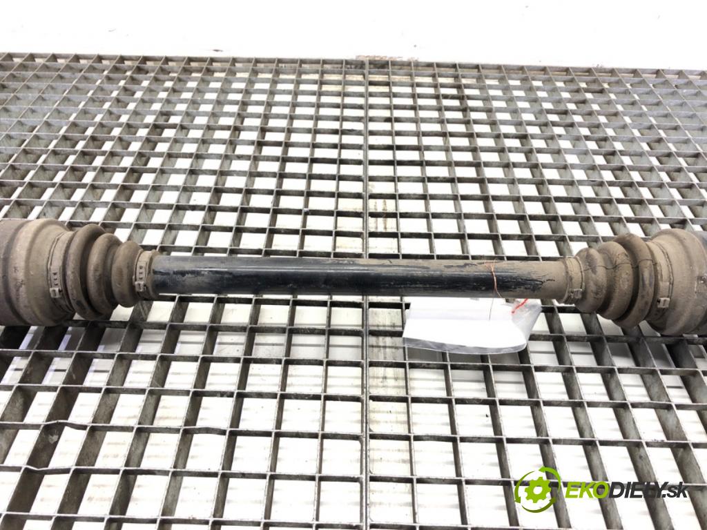 BMW F07 liftback 2013 135 kW 520 d 1995 poloos levý zadní část 7566067