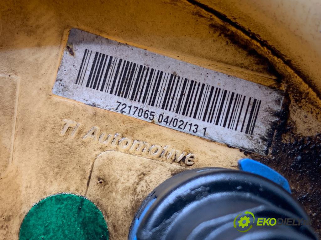 BMW F07 liftback 2013 135 kW 520 d 1995 pumpa paliva 7217065